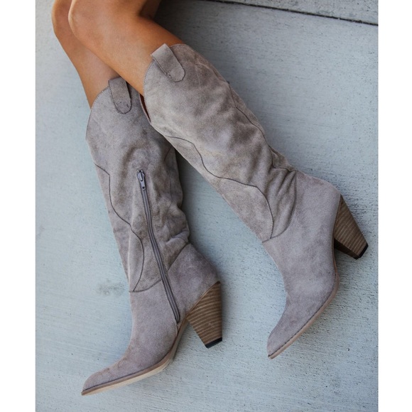 LARIAT- Bohemian West Flare Boot - Picture 2 of 5